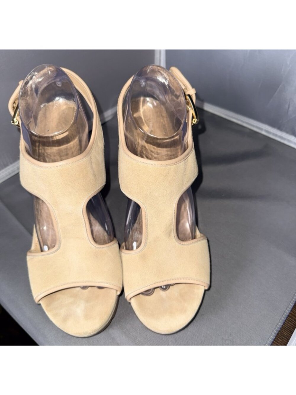 Michael Kors Tan Suede Wedge Sandals Gold Hardware Platform Heels Buckle Strap - Picture 3 of 7